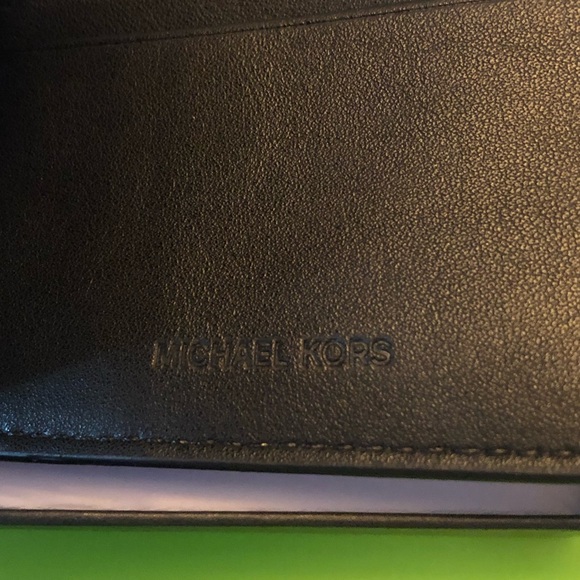 Men’s saffiano signature Michael Kors wallet - Picture 4 of 5